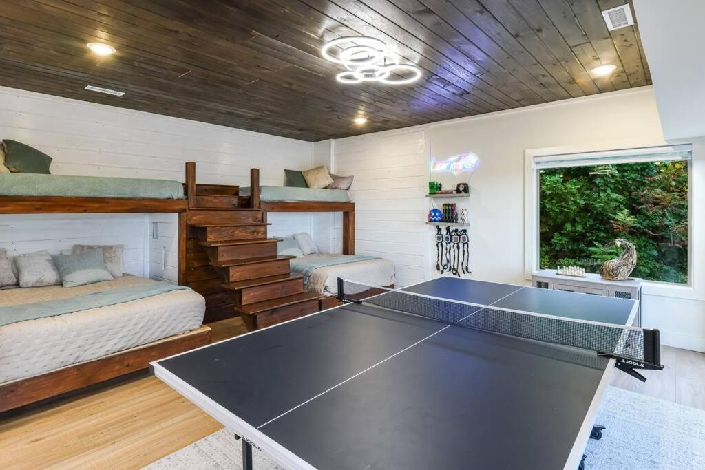Incredible Mountain Views! Chalet Village Гетлинбург Екстериор снимка