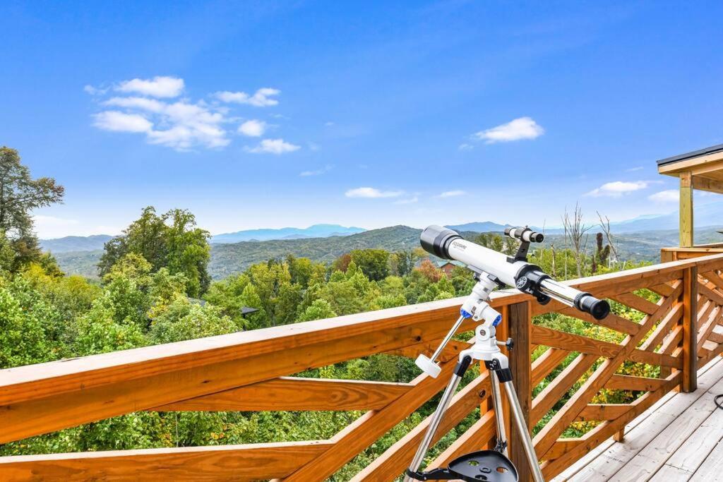 Incredible Mountain Views! Chalet Village Гетлинбург Екстериор снимка
