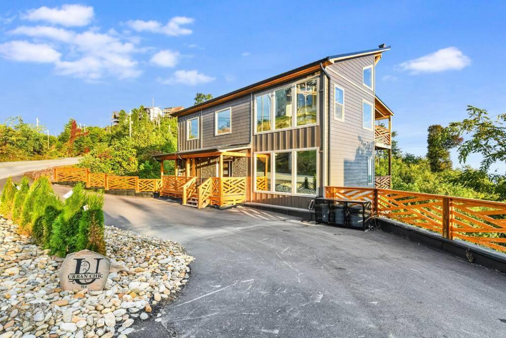 Incredible Mountain Views! Chalet Village Гетлинбург Екстериор снимка